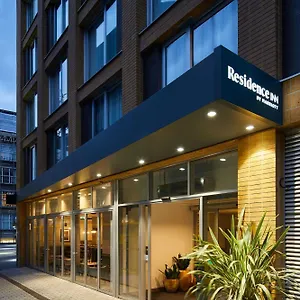By Marriott Tower Bridge Londyn